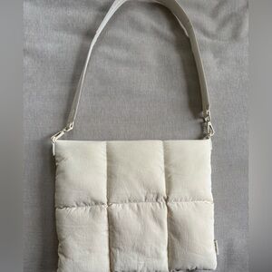 Puffy laptop/ipad Cream Quilted Shoulder Bag